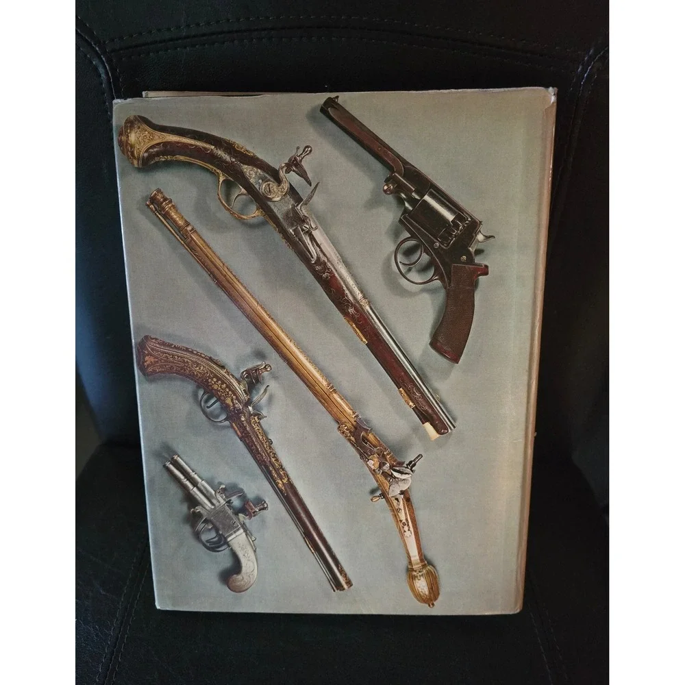Viking Press Pistols of the‎ World Claude Blair 1968 Hardcover Book Reference